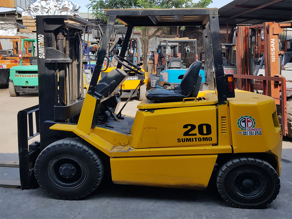 XE NÂNG SUMITOMO FD20