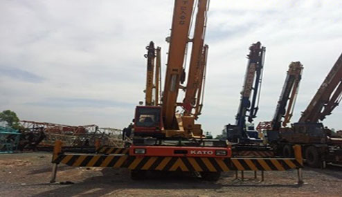 XE CẨU BÁNH LỐP 25 TẤN